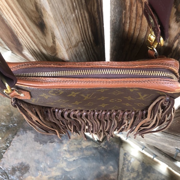 Vintage Boho Authentic Louis Vuitton crossbody - Picture 5 of 9